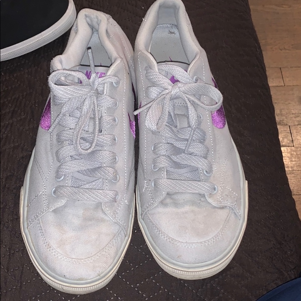 Used shoes - Picture 2 of 3